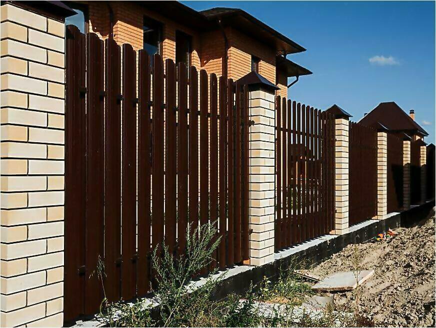 забор из штакетника 115м фото1 в Сланцах