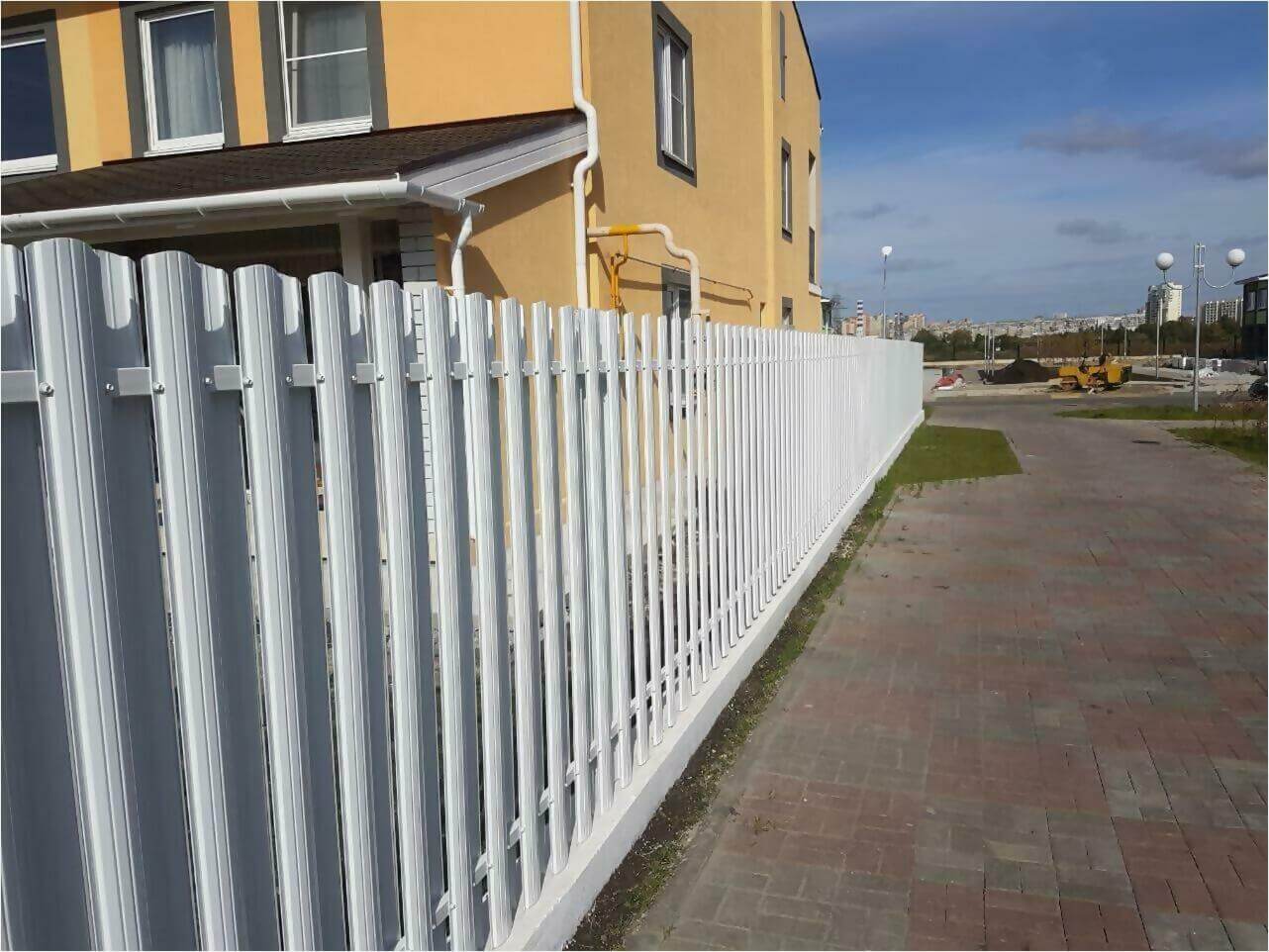 Забор из штакетника 70м фото1 в Сланцах