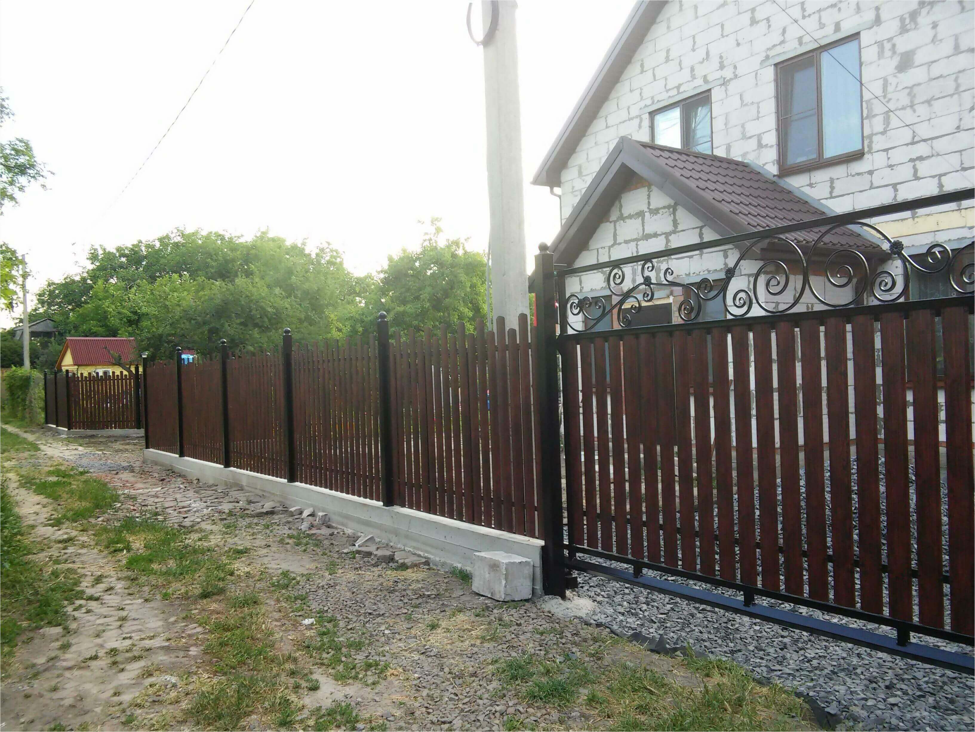 Забор из штакетника 90м фото1 в Сланцах