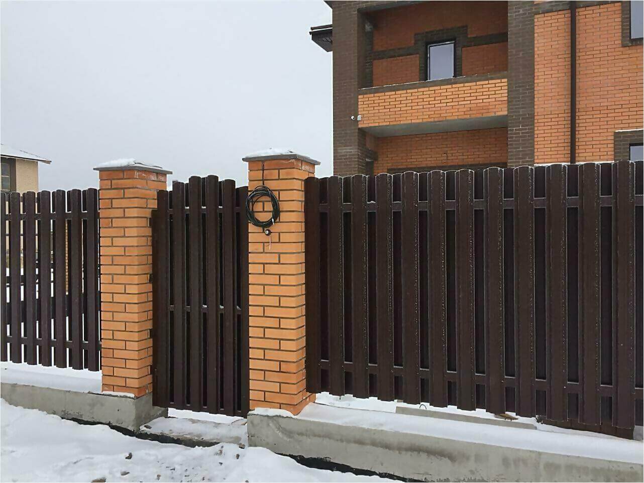 Забор из штакетника 95м фото2 в Сланцах