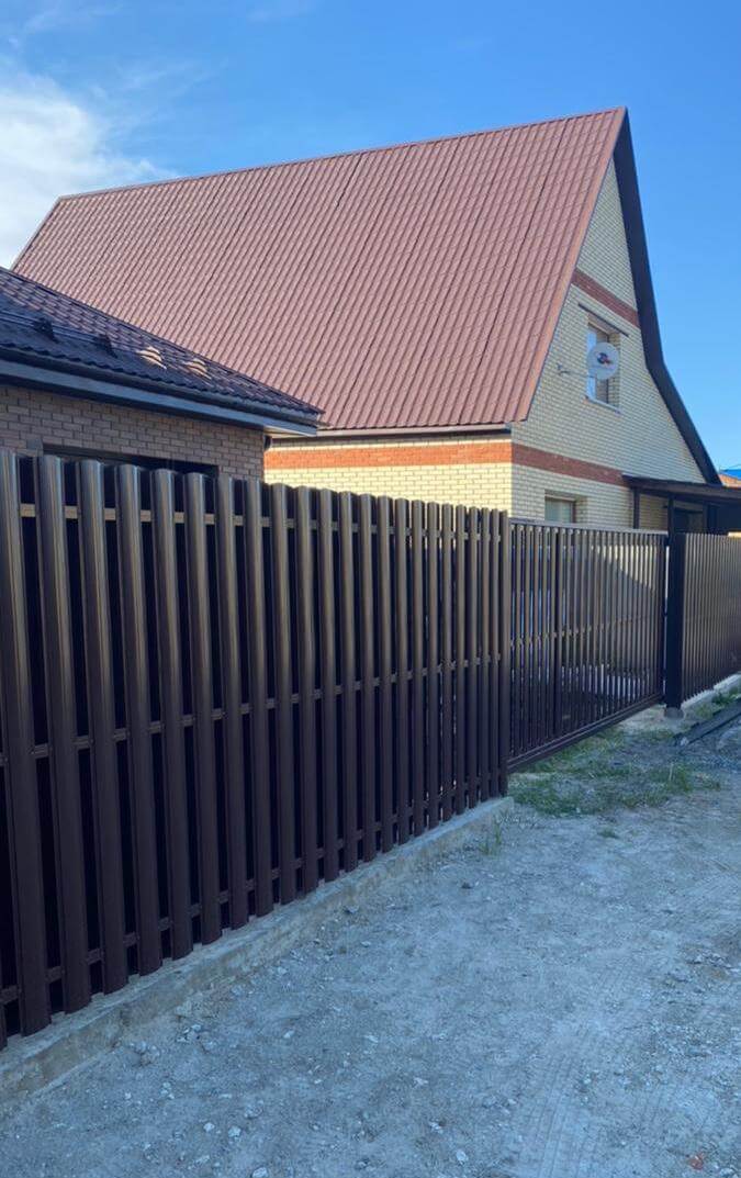 забор из штакетника шоколад фото2 в Сланцах