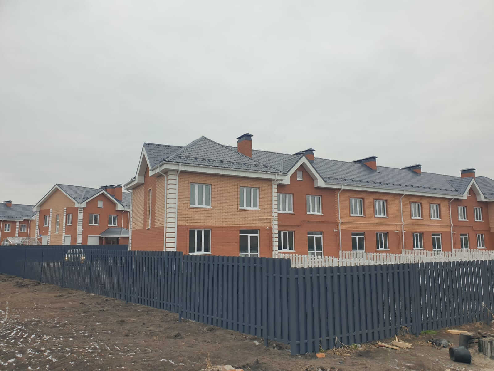 Забор из штакетника 230м Серый Графит фото4 в Сланцах