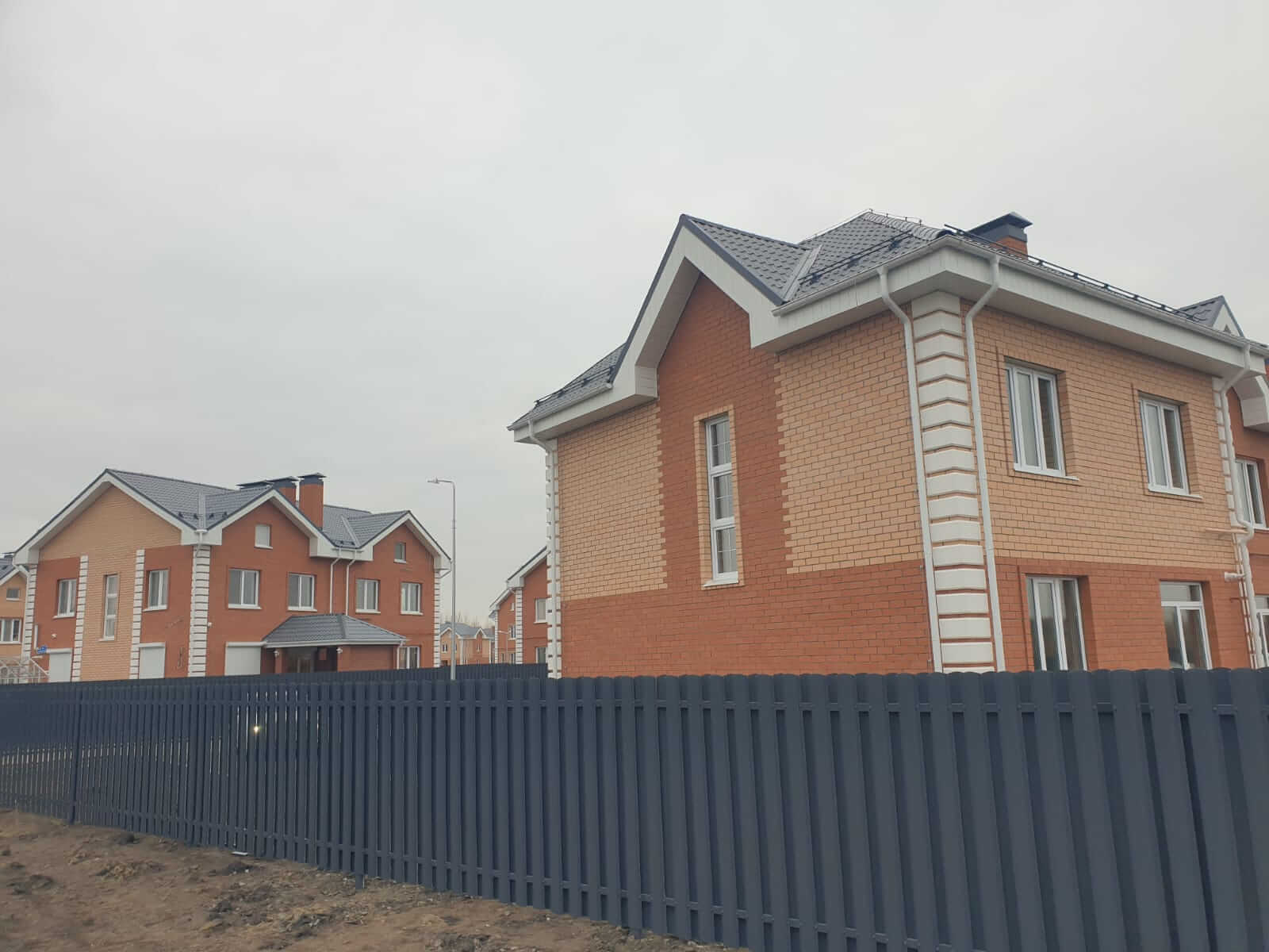 Забор из штакетника 230м Серый Графит фото1 в Сланцах