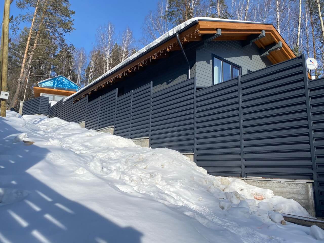 забор из штакетника 130м ral7024/7024 серый графит фото7 в Сланцах