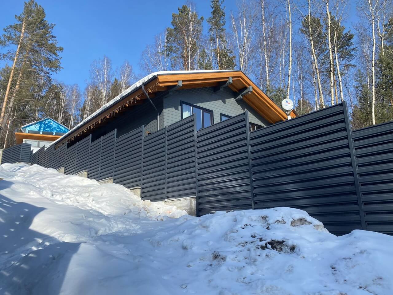 забор из штакетника 130м ral7024/7024 серый графит фото6 в Сланцах