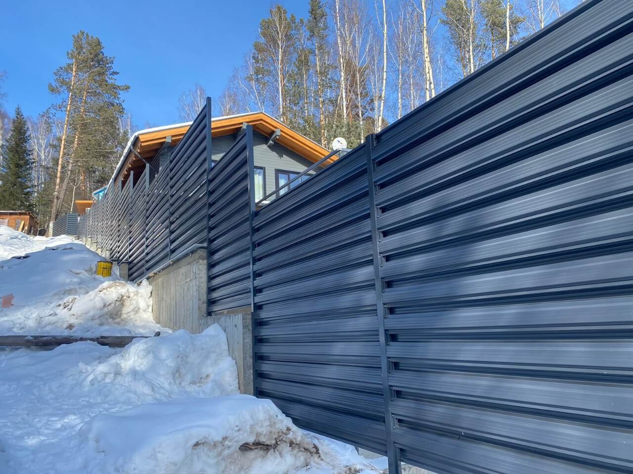 забор из штакетника 130м ral7024/7024 серый графит фото5 в Сланцах