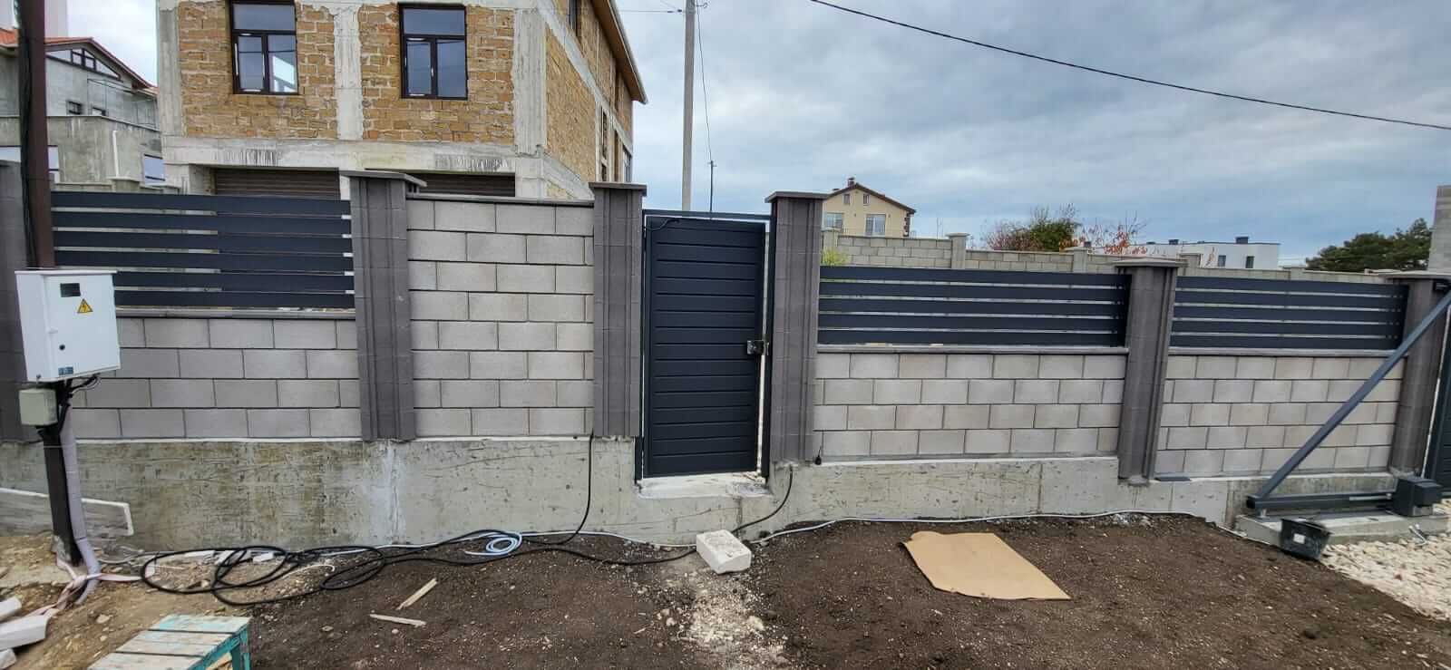 Забор-ранчо из металлопланкена 28м RAL7024 Серый Графит МАТТЕ фото 6 в Сланцах