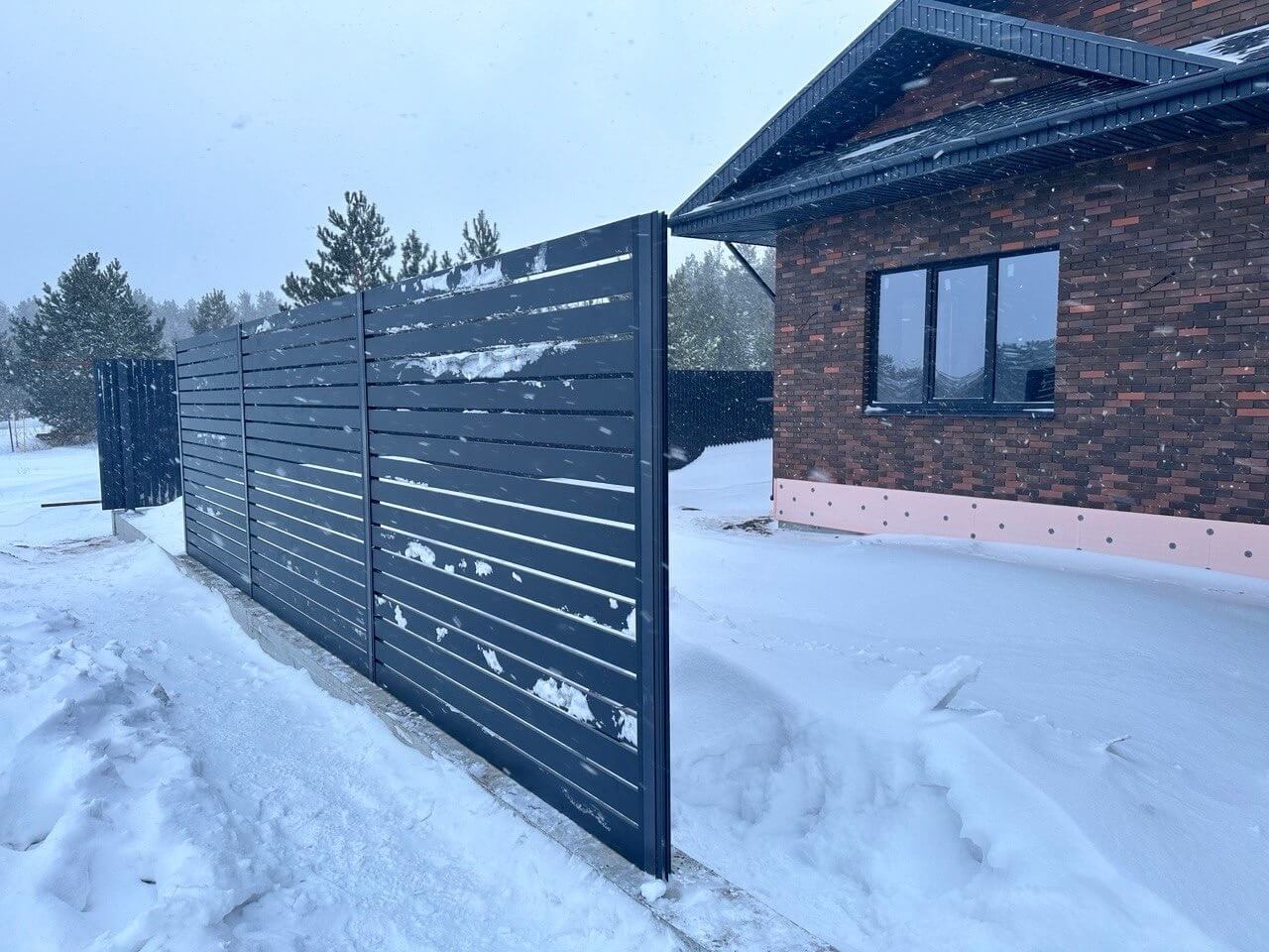 Забор-ранчо из металлопланкена 26м RAL7024 Серый Графит МАТТЕ в Сланцах