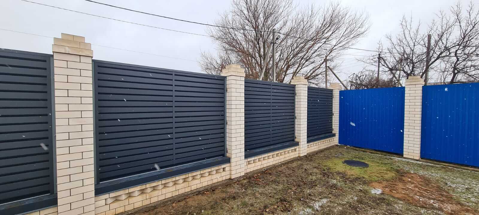 Забор-жалюзи из ламелей Хай-Тек 23м RAL7024/7024 Серый Графит двусторонний МАТТЕ фото 6 в Сланцах