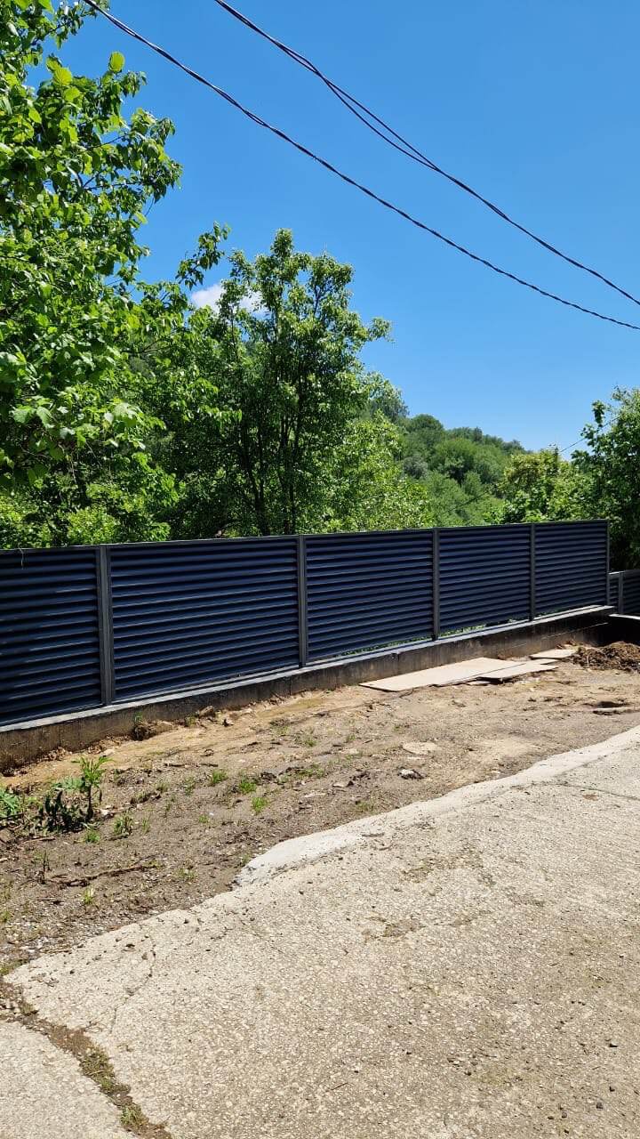 Забор-жалюзи из ламелей еврожалюзи 23м RAL7024/7024 Серый Графит двусторонний МАТТЕ фото 2 в Сланцах