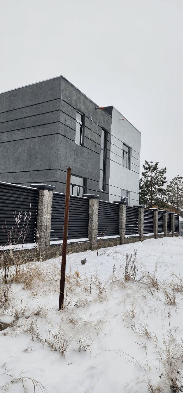Забор-жалюзи из ламелей ЭКО-Z 66м RAL9005/9005 Черный двусторонний МАТТЕ фото 1 в Сланцах