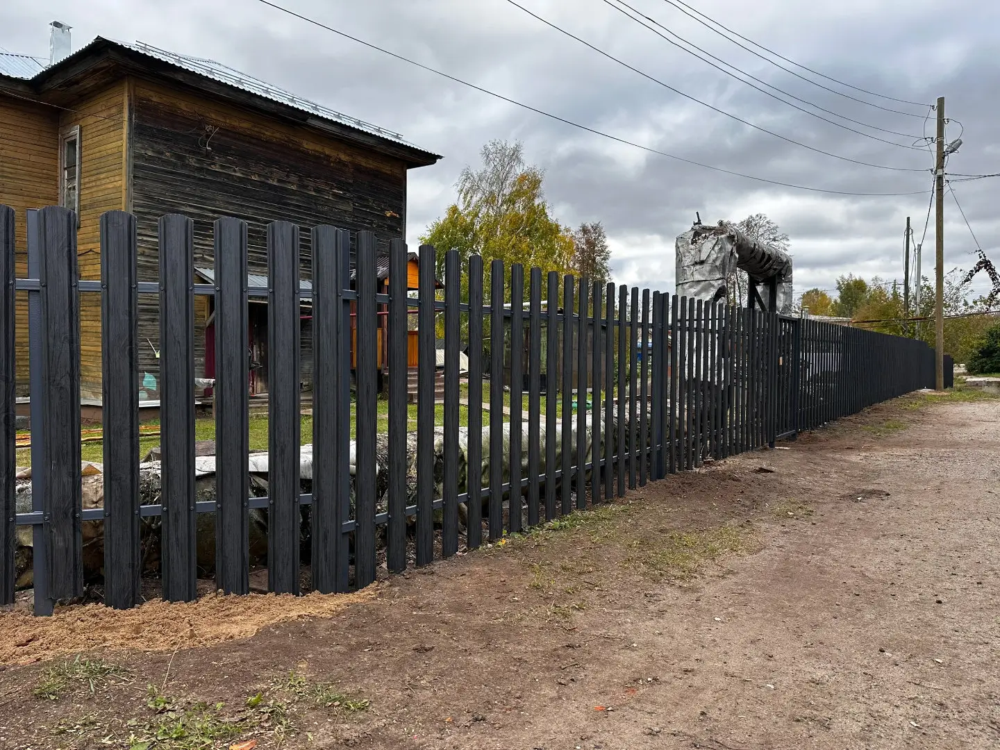 Забор из евроштакетника 63м Черное Дерево 3D Принтек фото 1 в Сланцах