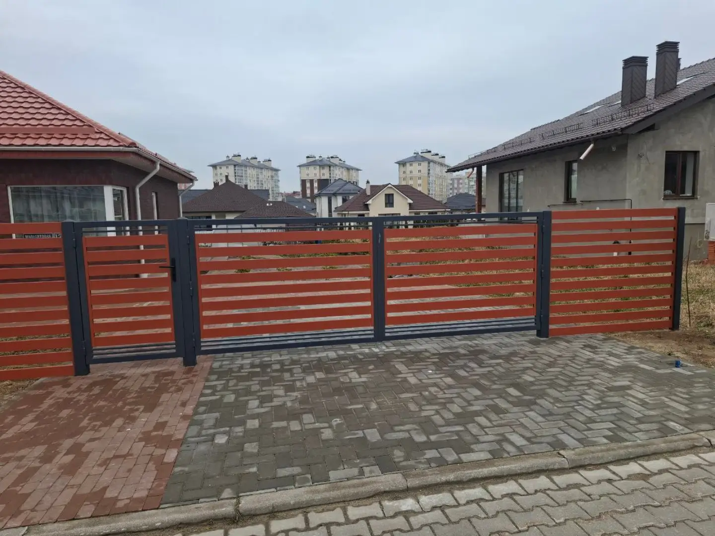 Забор-ранчо из металлопланкена 18м RAL8004 Терракотовый фото 2 в Сланцах